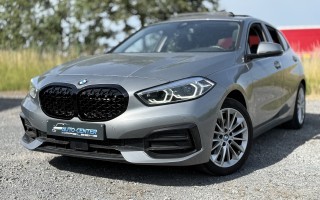 BMW 118I SPORT AUTOMAAT PANODAK 136PK