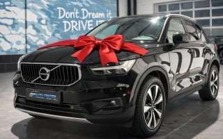VOLVO XC40 1.5  T3 MOMENTUM PRO 163 ch TOIT PANO